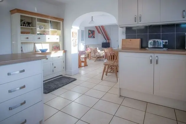Maytree Cottage - 4 Bedroom Holiday Home - Tenby - İç Mekan