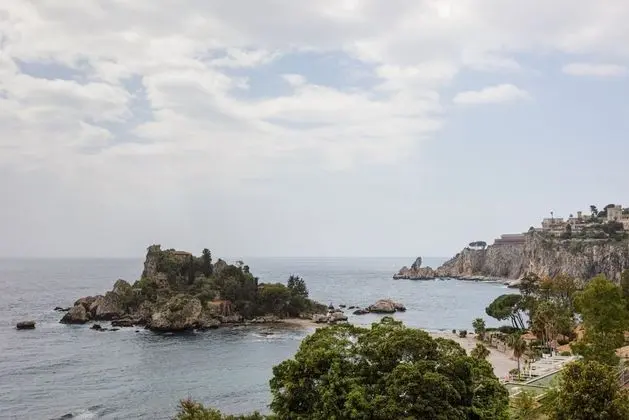 Mazzarò Apartment with Terrace and Seaview