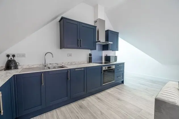Mbasy Serviced Apartments Camberley - Mutfak