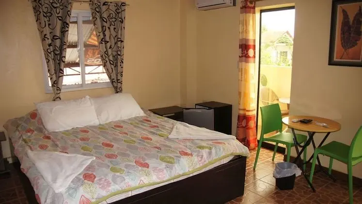 MB's Garden Inn - Oda