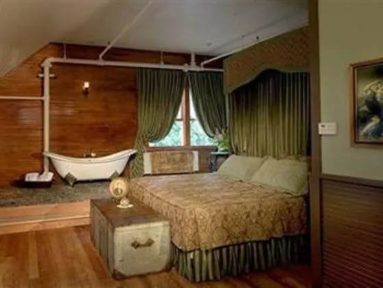 McCloud River Mercantile Inn