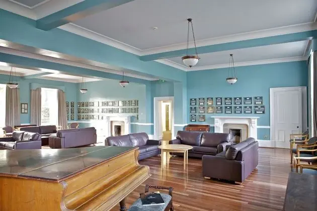 McIntosh Hall - Campus Accommodation - İç Mekan