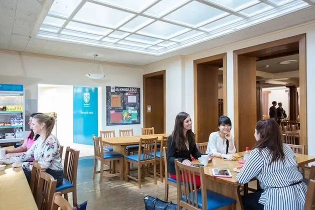 McIntosh Hall - Campus Accommodation - Yerinde Yemek