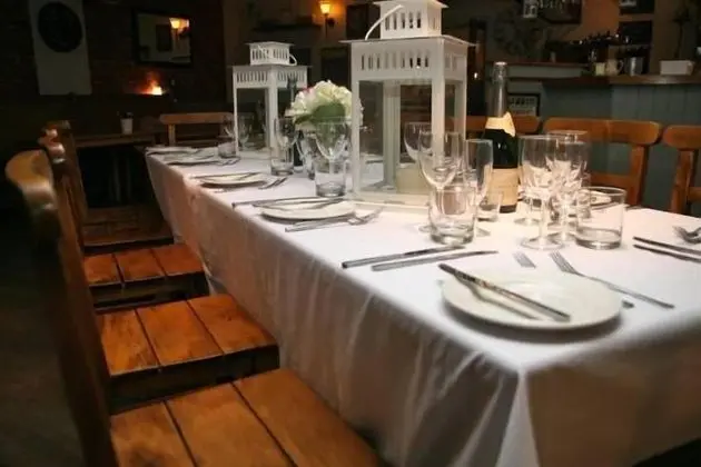 McKays Hotel Bar & Restaurant - Yerinde Yemek