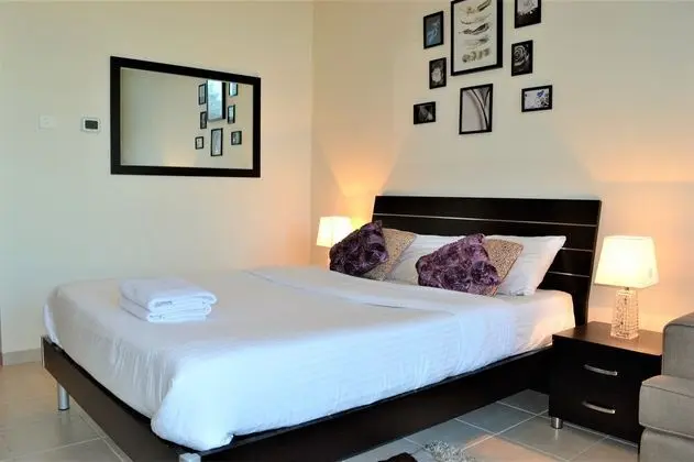 MCLN - Spacious Furnished Studio - İç Mekan