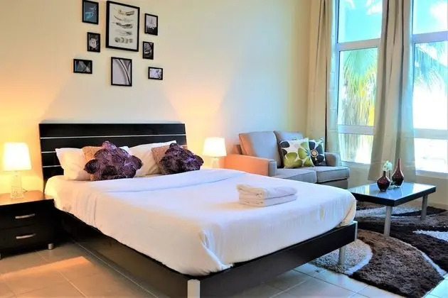 MCLN - Spacious Furnished Studio - Oda