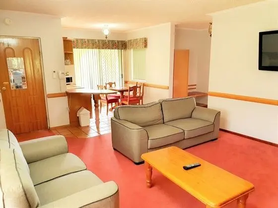 McNevins Warwick Motel - Oda