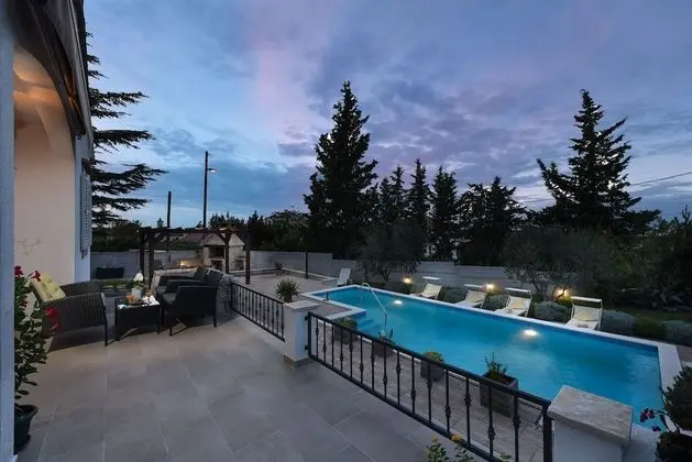 Villa Me Trovi Private Pool Near Centre Privacy Barbecue www Zadarvillas