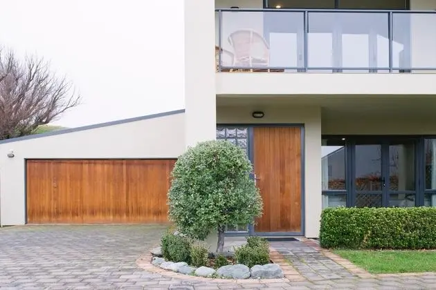 Meadowbrook Place