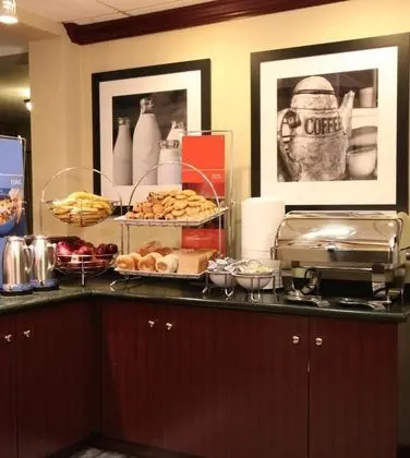 Meadowlands River Inn