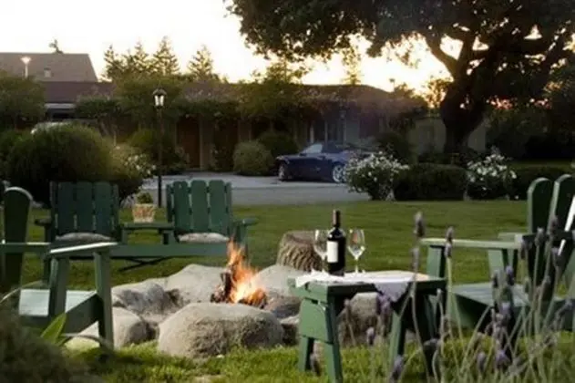 Meadowlark Inn