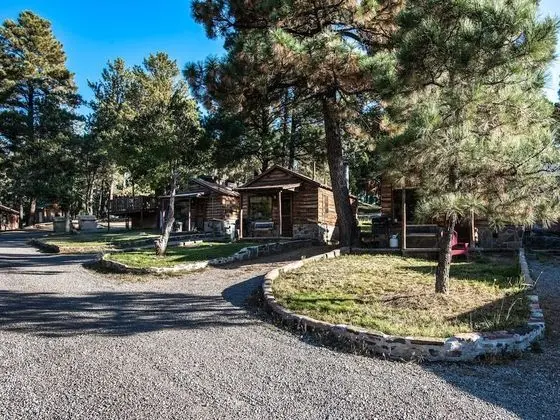 Mechem Dr Apache Village & Cabins by VTrips