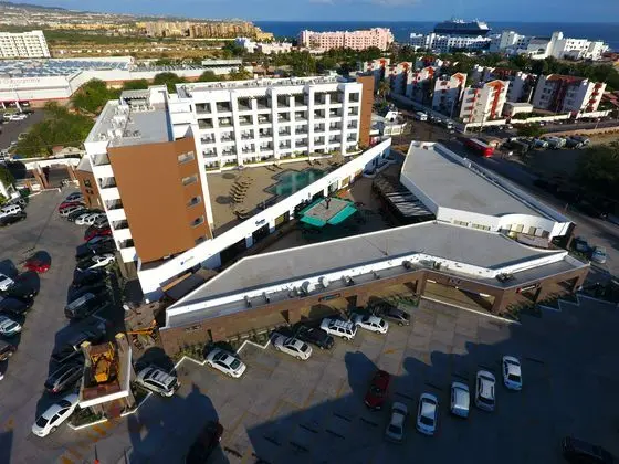 Medano Hotel & Suites
