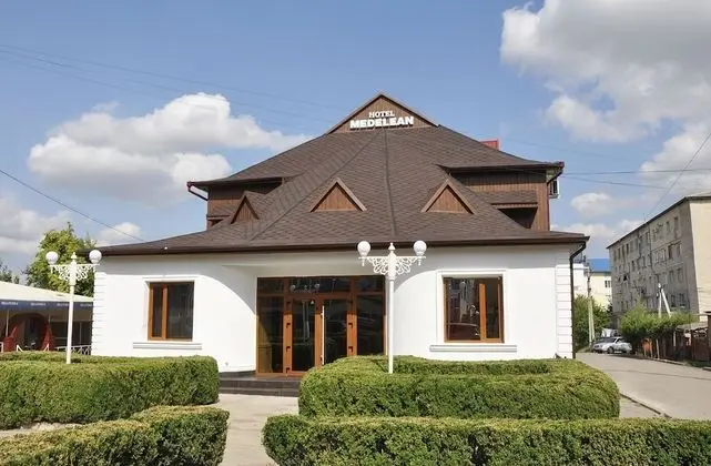 Medelean Hotel - Hostel