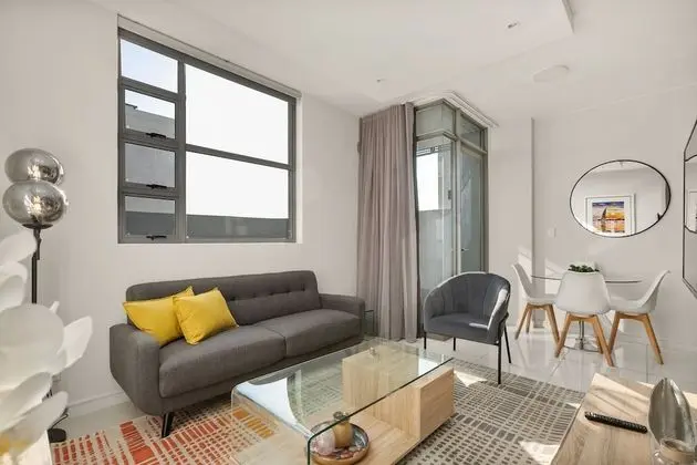 The Median Apartments - Öne Çıkan Resim