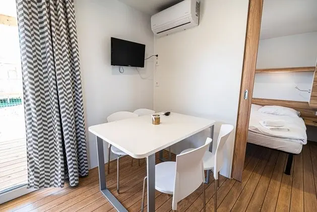 Mediteran Homes with Terme Catez Tickets - Yerinde Yemek