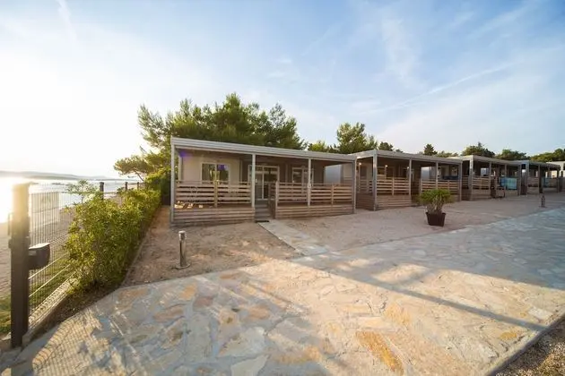 Mediteran kamp Mobile Homes in Camping Ljutic