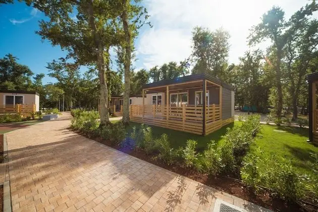 Mediteran Mobile Homes Camping Park Umag - Dış Mekan