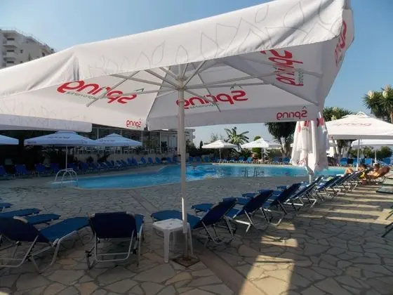 Hotel Mediterrane - Havuz