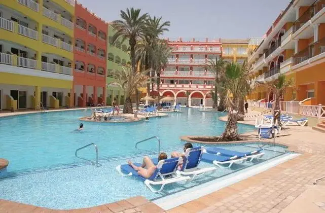 Mediterraneo Bay Hotel & Resort