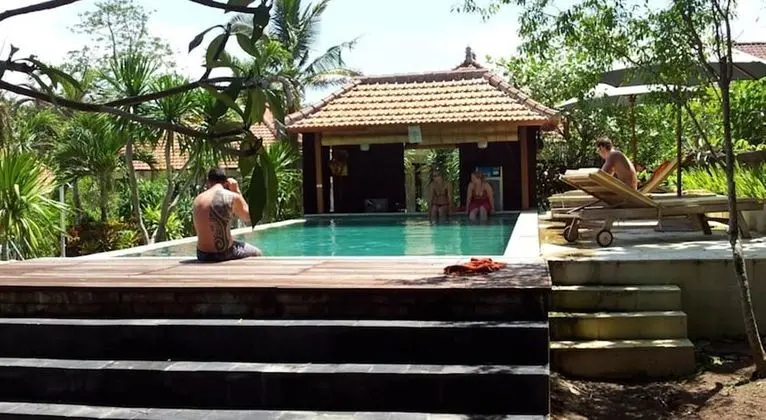 Medori Putih Homestay - Havuz