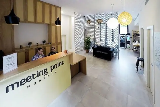 Meeting Point Hostels - Lobi