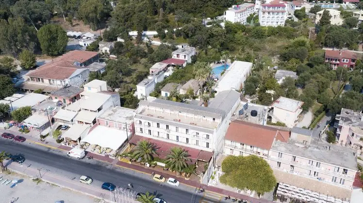 Mega Hotel - Lobi
