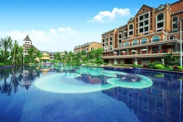 Meilang Bay Golf Hot Spring Hotel Chengmai Country Garden - Havuz