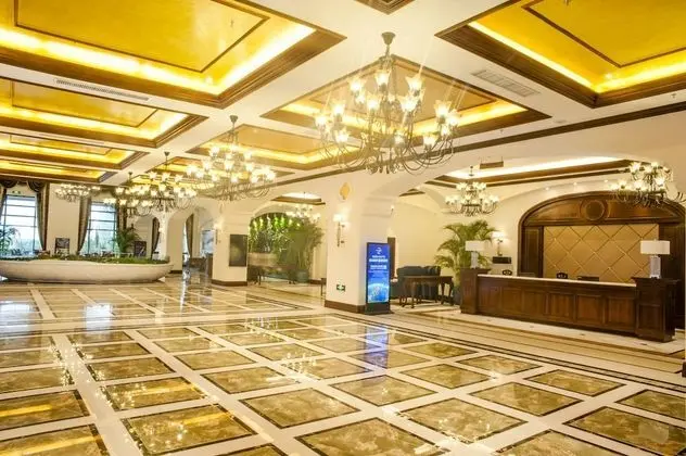 Meilang Bay Golf Hot Spring Hotel Chengmai Country Garden - Lobi