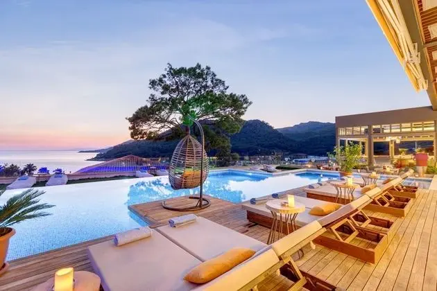 Melanippe Relaxing Hotel