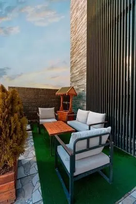 Melanj Airport Hotel - Dış Mekan