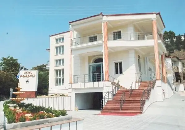 Melastron - Dış Mekan