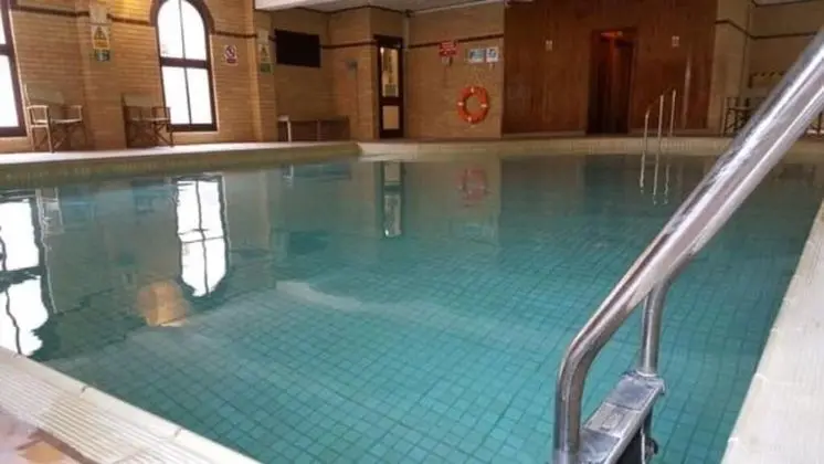 Melbourne Ardenlea Hotel - Havuz