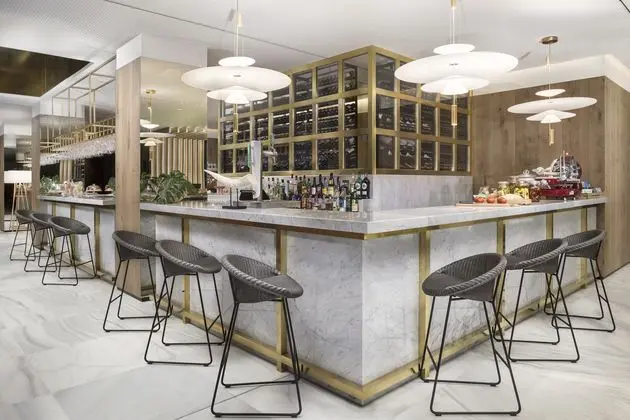Melia Madrid Serrano - Bar