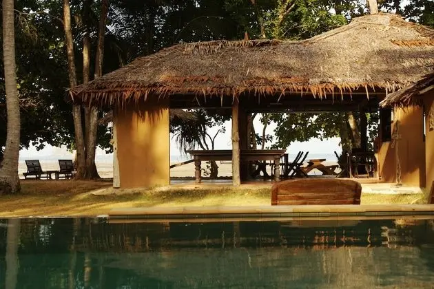 Melina's Beach Front Bungalow
