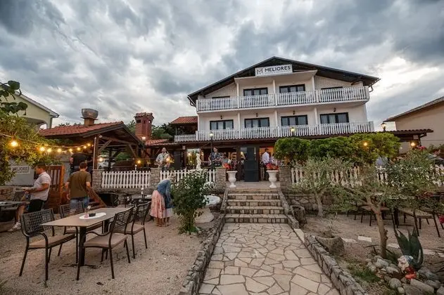 Meliores Rooms & Restaurant