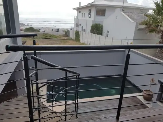 Melkbosch Guesthouse - Havuz
