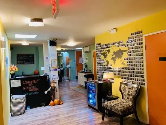 Melrose Hostel - Lobi