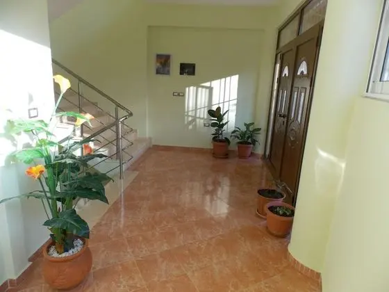 Melsi Apartments - Lobi