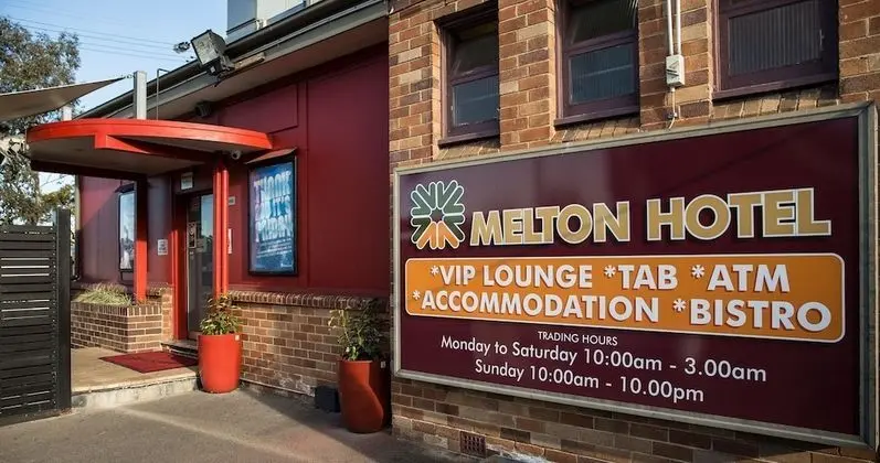Melton Hotel - Dış Mekan