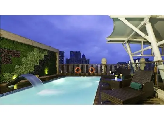 Meluha - The Fern - Havuz