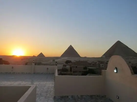 Mena Inn Pyramids