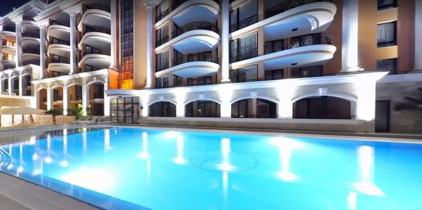 Menada Admiral Apartments - Havuz