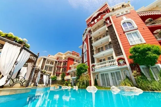 Menada Apartments in Messembria Resort - Havuz