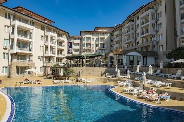 Menada Apartments in Sunny Beach Hills - Yerinde Yemek