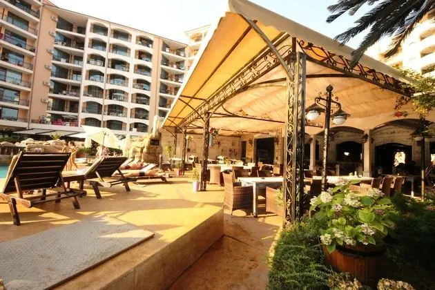 Menada Karolina Apartments - Yerinde Yemek