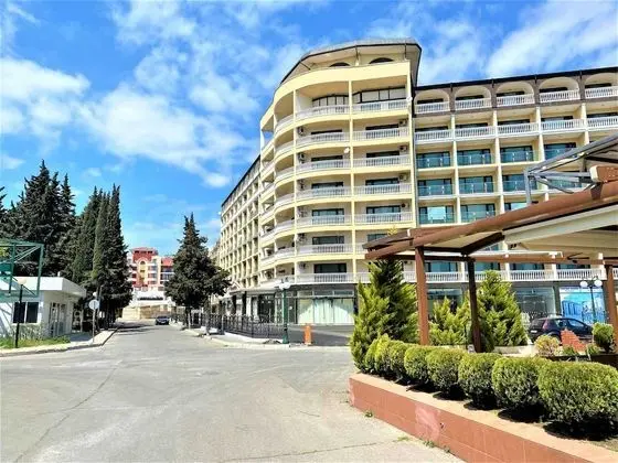 Menada Miramar Palace Apartments - Dış Mekan