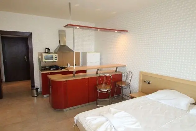 Menada Miramar Palace Apartments - Mutfak