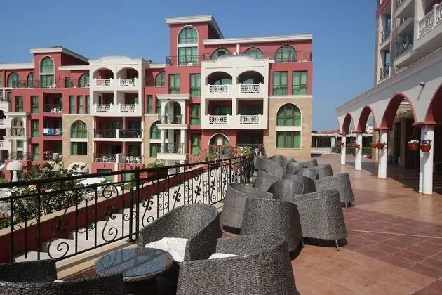 Menada Saint George Apartments - Yerinde Yemek