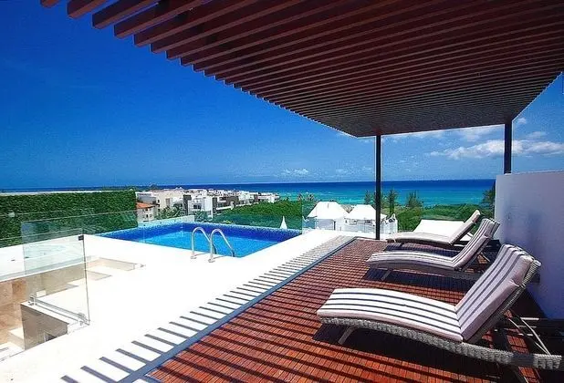 MENESSE Beach Apartments